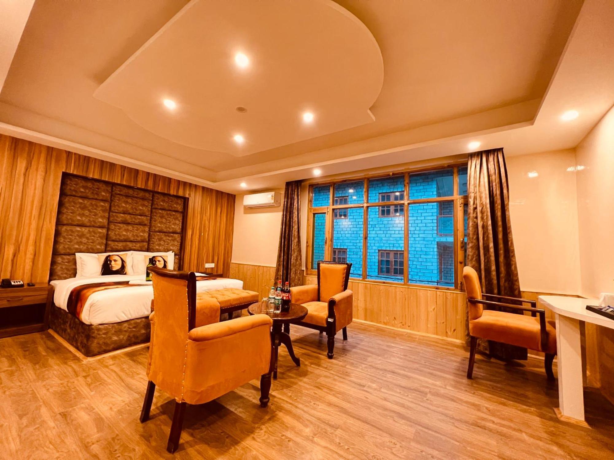Hill River Resort By West Western Manāli Buitenkant foto