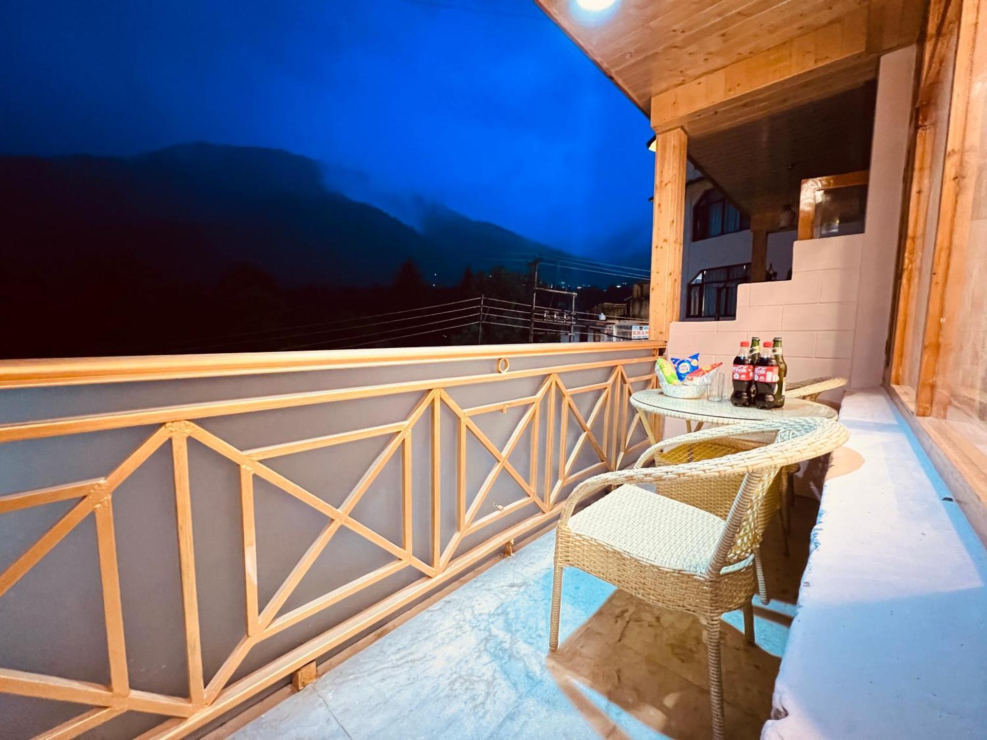 Hill River Resort By West Western Manāli Buitenkant foto