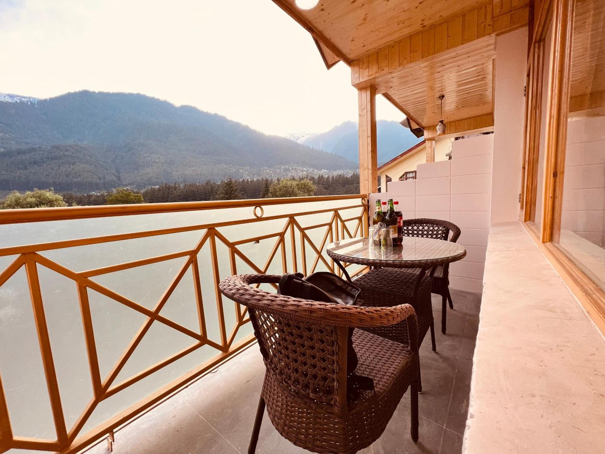 Hill River Resort By West Western Manāli Buitenkant foto