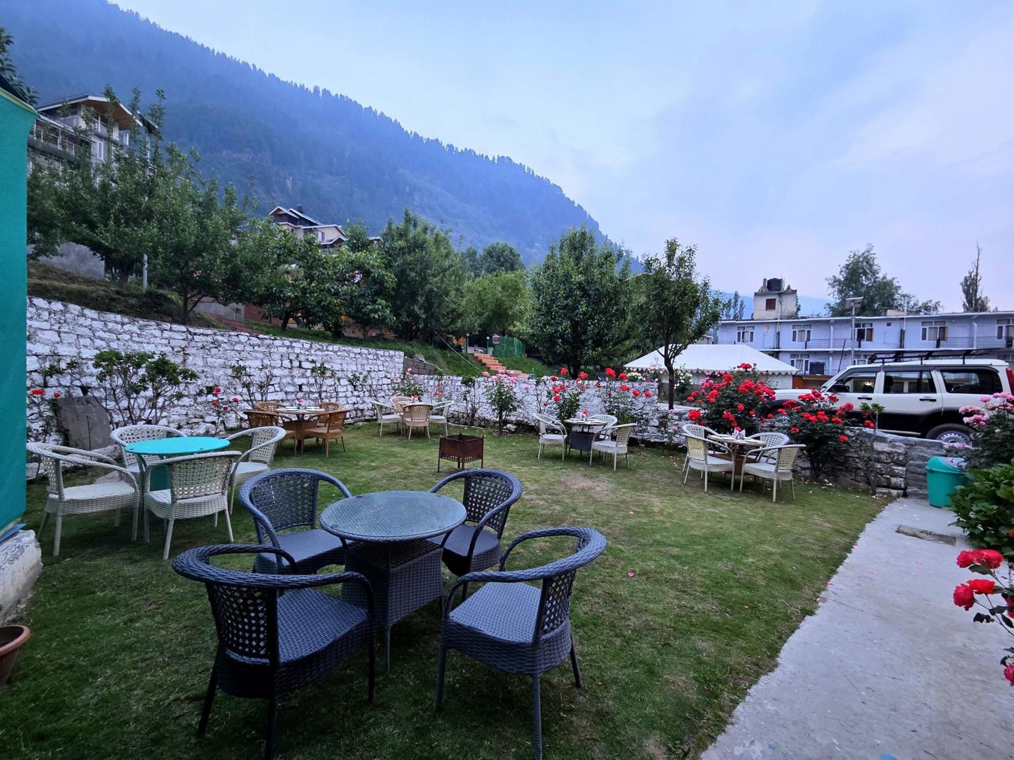 Hill River Resort By West Western Manāli Buitenkant foto