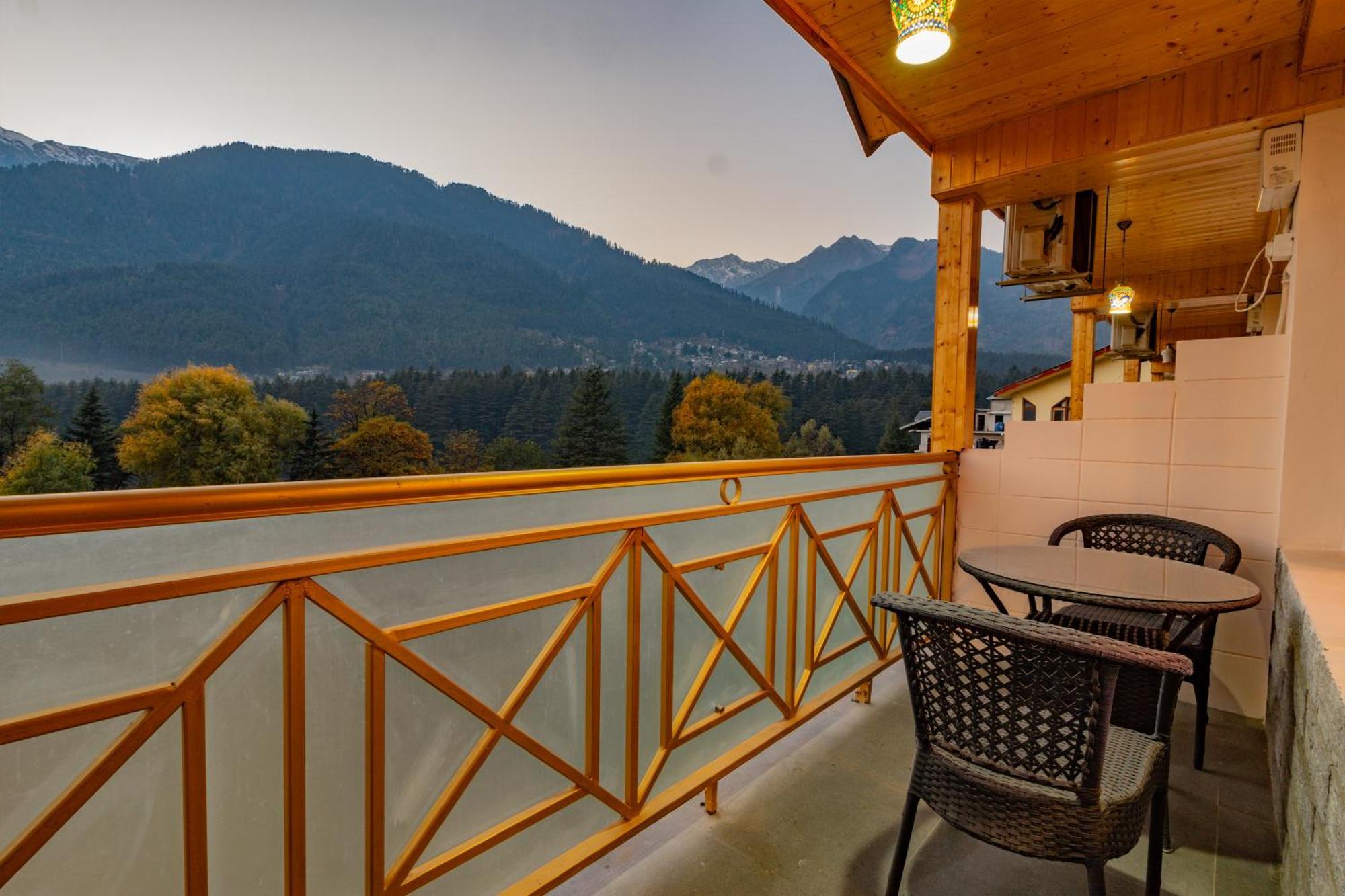 Hill River Resort By West Western Manāli Buitenkant foto