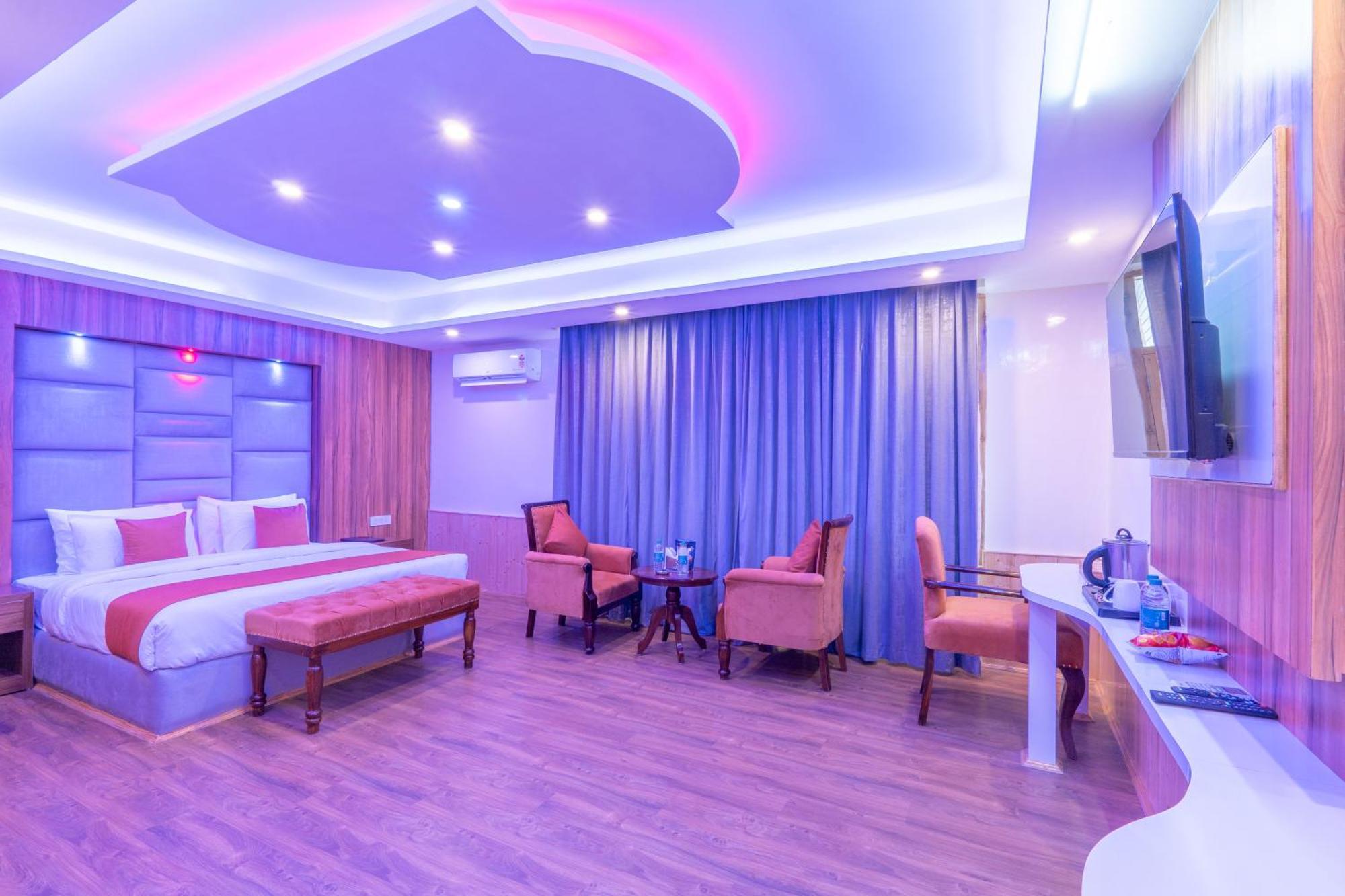 Hill River Resort By West Western Manāli Buitenkant foto