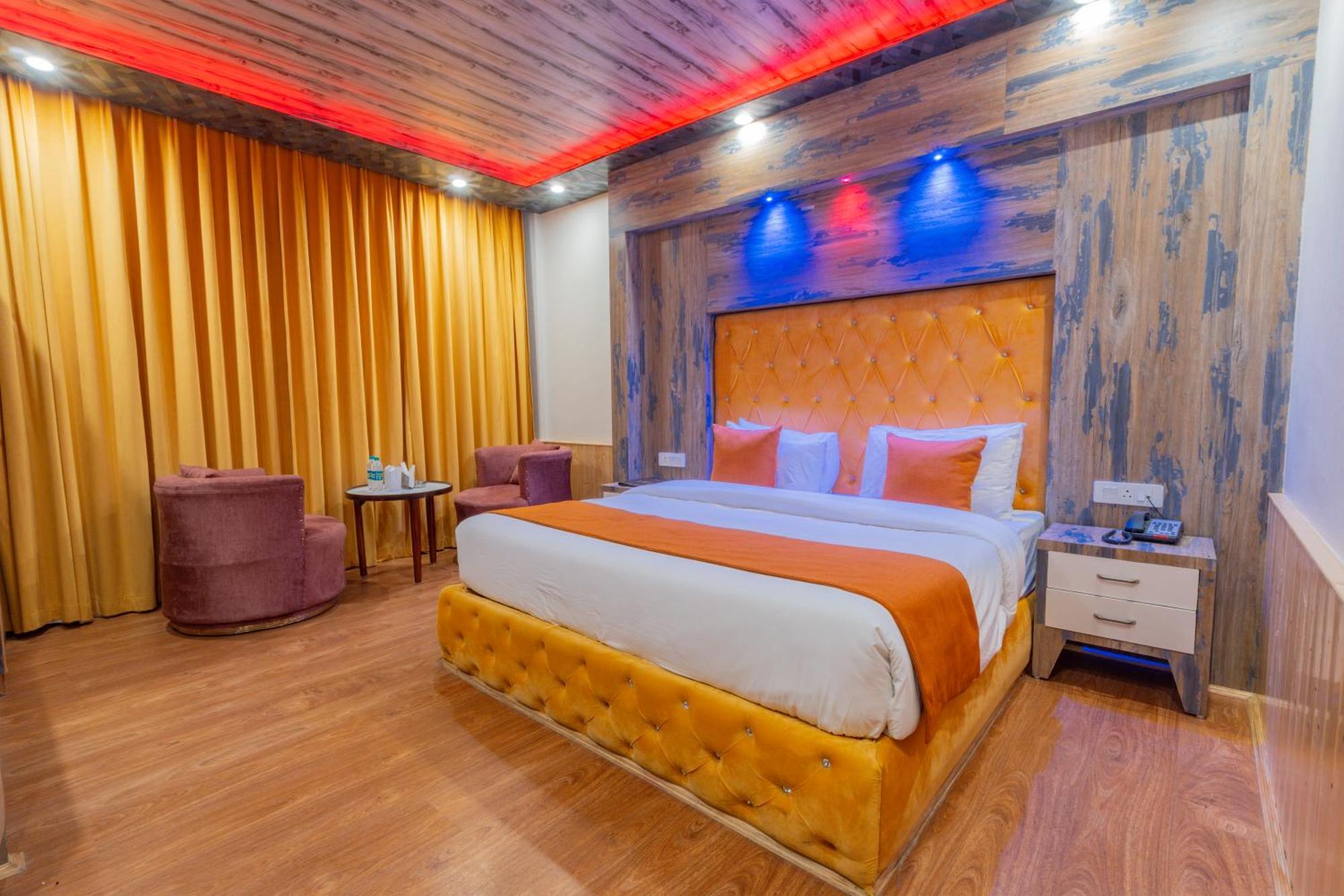 Hill River Resort By West Western Manāli Buitenkant foto